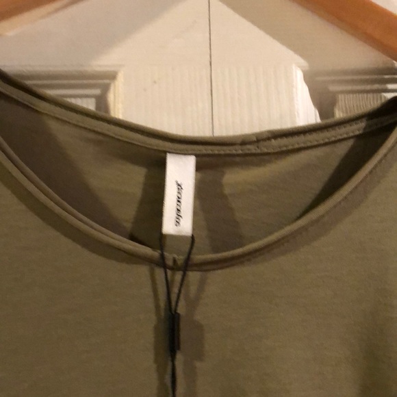 Tshirt - Picture 3 of 3